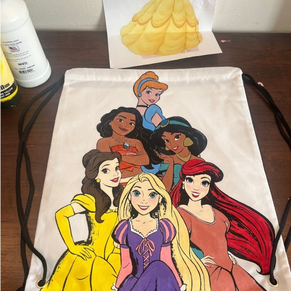 13 x 15 Hand Painted Disney "Princesses" Girl's Kid's Drawstring Backpack - Picture 2 of 4